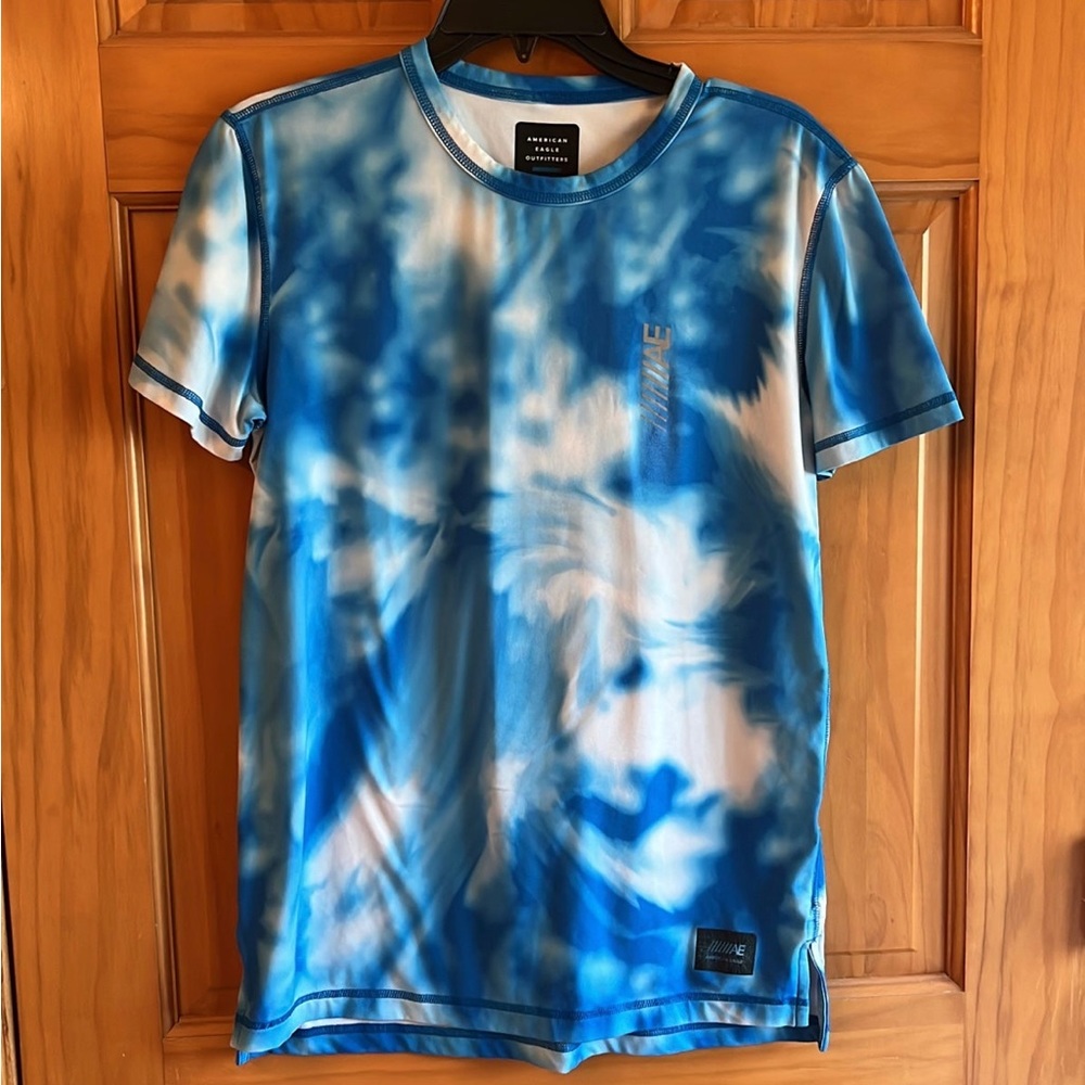 American Eagle men’s t-shirt.